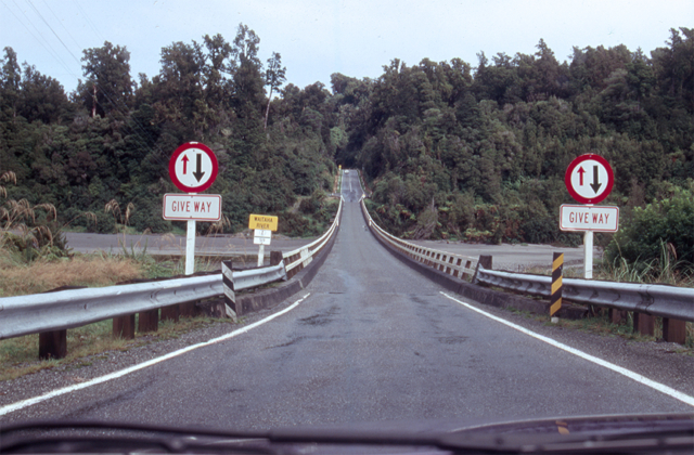 One-lane bridge over the Wanganui River